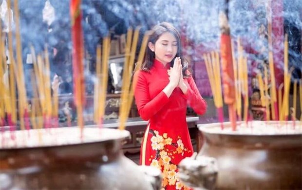Aller a la pagode au Nouvel An lunaire - belle coutume des Vietnamiens hinh anh 1