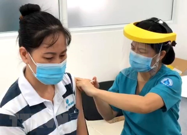 Ho Chi Minh-Ville continuera la vaccination contre le COVID-19 tout au long du Tet hinh anh 1