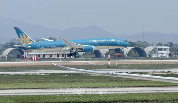 Le premier vol de rapatriement depuis l'Ukraine atterrit a Hanoi hinh anh 1