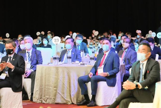 Le Vietnam participe au Sommet d’affaires Singapore Apex 2022 hinh anh 1