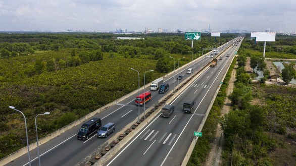 Le ministere des Transports approuve 12 projets le long de l'autoroute Nord-Sud hinh anh 1