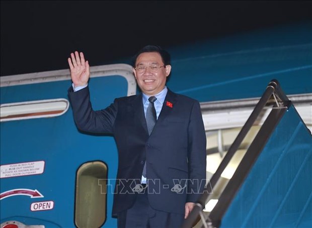 Le president de l’AN quitte Hanoi pour des visites officielles a Cuba, en Argentine et en Uruguay hinh anh 1