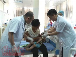Thua Thien-Hue : operations gratuites en faveur d’enfants souffrant du bec-de-lievre hinh anh 1