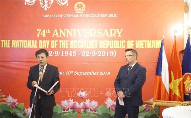 Le Vietnam apprecie son amitie avec la Republique tcheque hinh anh 1