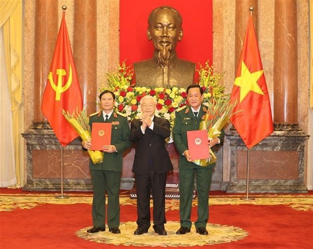 Deux vice-ministres de la Defense promus au grade de general de corps d’armee hinh anh 1