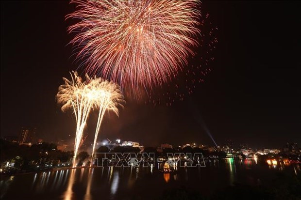 Hanoi envisage de tirer des feux d’artifice a un seul endroit au Reveillon du Nouvel An lunaire hinh anh 1