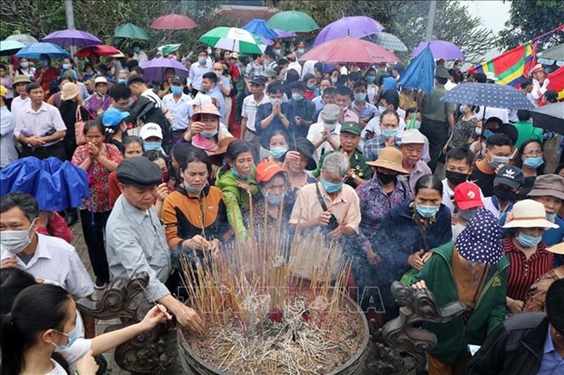 Phu Tho : les Temples des Rois Hung accueillent plus de 30.000 visiteurs en deux jours hinh anh 1