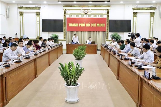 Ho Chi Minh-Ville exhortee a resserrer la reglementation dans la lutte anti-COVID-19 hinh anh 2