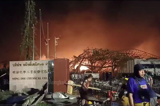 Explosion dans une usine de plastique en Thailande: au moins 21 blesses hinh anh 1