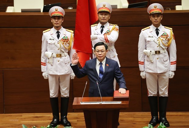 Le president de l’organe legislatif chinois felicite le president de l’AN Vuong Dinh Hue hinh anh 1
