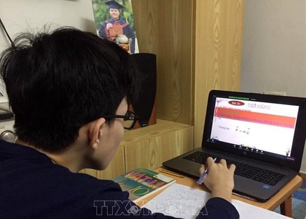 Soutenir les etudiants dans l'achat d'ordinateurs pour l'apprentissage en ligne hinh anh 1