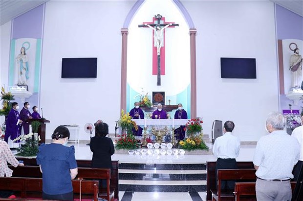 Les catholiques de Ho Chi Minh-Ville​ commemorent les victimes du COVID-19 hinh anh 1