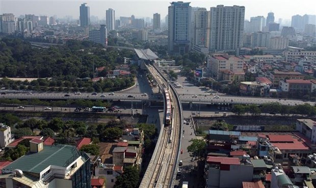 Mise a l'essai des rames de la ligne de metro Nhon - gare de Hanoi pour la section surelevee hinh anh 2