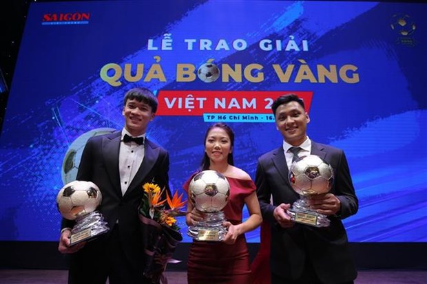Football: Hoang Duc, Huynh Nhu et Ho Van Y remportent le Ballon d’Or 2021 du Vietnam hinh anh 1