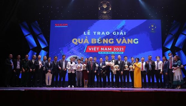 Football: Hoang Duc, Huynh Nhu et Ho Van Y remportent le Ballon d’Or 2021 du Vietnam hinh anh 2