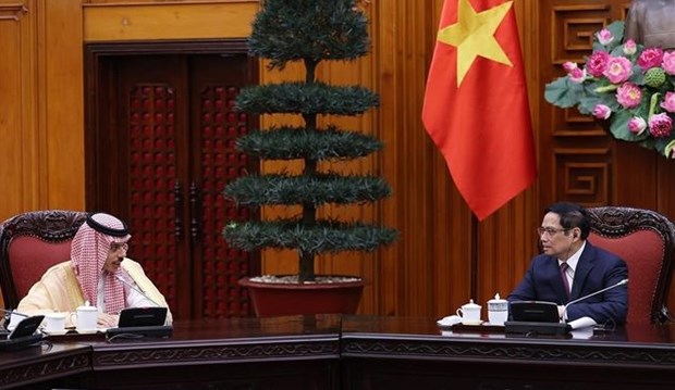 Le PM Pham Minh Chinh recoit le ministre des AE de l'Arabie saoudite hinh anh 2