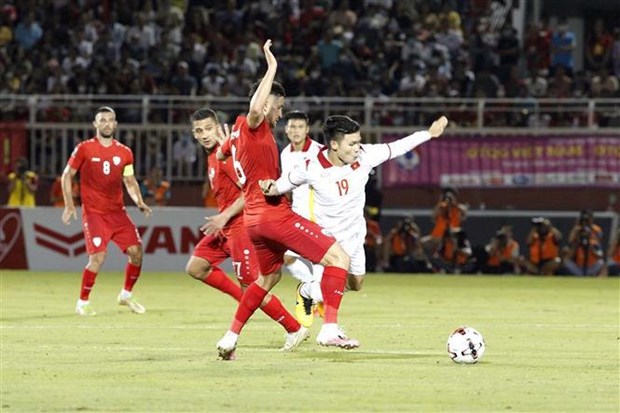 Football : le Vietnam bat l'Afghanistan 2 a 0 lors d'un match amical hinh anh 2