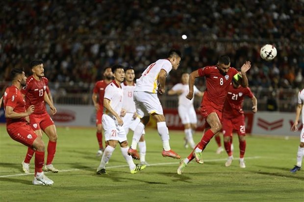 Football : le Vietnam bat l'Afghanistan 2 a 0 lors d'un match amical hinh anh 1