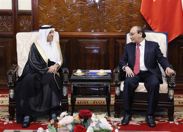 Le president Nguyen Xuan Phuc recoit les ambassadeurs d'Arabie saoudite, d’Israel et d’Azerbaidjan hinh anh 1
