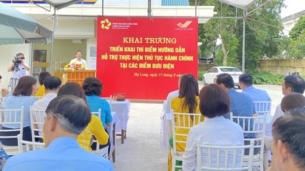 Quang Ninh: Ha Long pilote un traitement de procedures administratives dans des bureaux de poste hinh anh 1