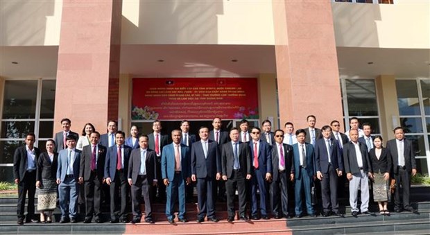 Quang Nam renforce sa cooperation avec la province lao d'Attapeu hinh anh 1