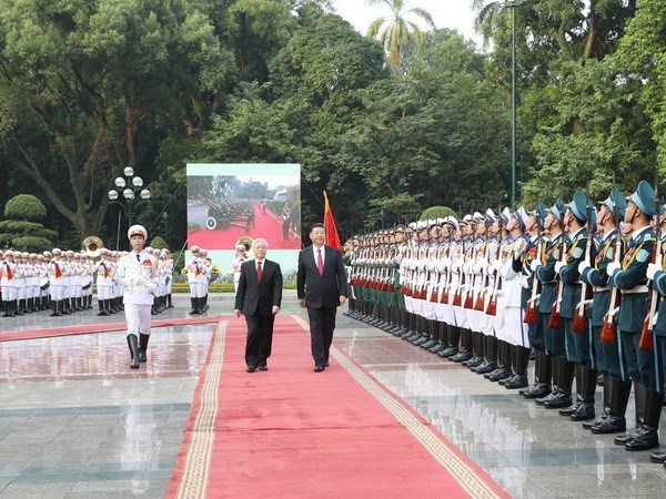 Ministre vietnamien des Affaires etrangeres : donner un nouvel elan aux relations Vietnam-Chine hinh anh 2