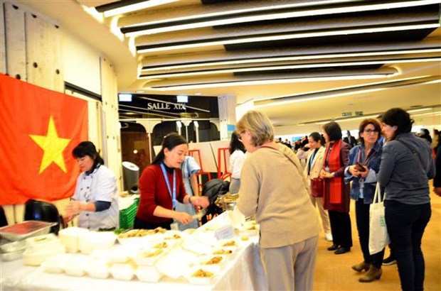 Charite : le Vietnam participe a la foire internationale UN Bazaar 2022 a Geneve hinh anh 2