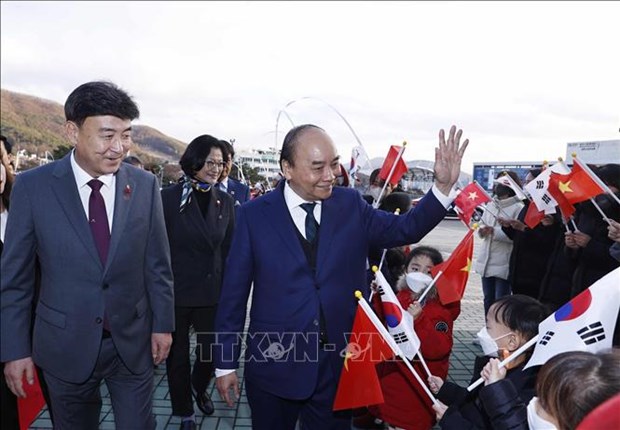 Le president Nguyen Xuan Phuc visite la province sud-coreenne du Gyeonggi hinh anh 1