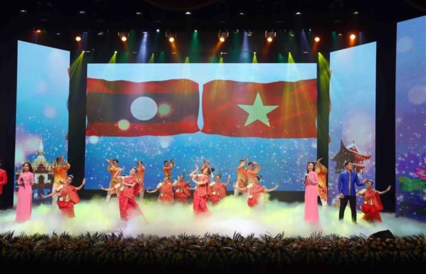 Remise des prix du concours sur l'histoire des relations speciales Vietnam-Laos 2022 hinh anh 2