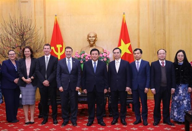 Le directeur de l'Academie nationale de politique Ho Chi Minh recoit l'ambassadeur d'Australie hinh anh 2