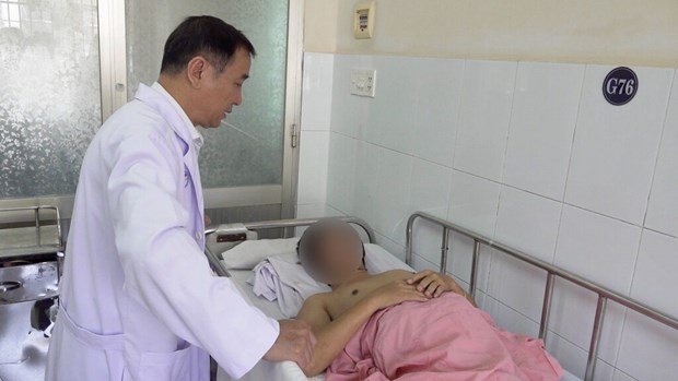 L'hopital Cho Ray sauve une victime d'un tres grave accident de la circulation hinh anh 1