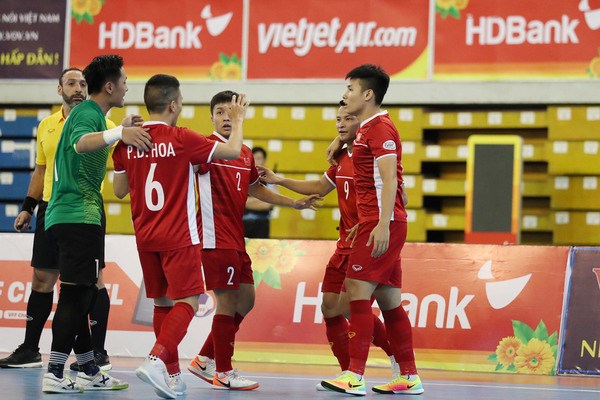 Futsal : le Vietnam est a deux matches de la Coupe du Monde hinh anh 1
