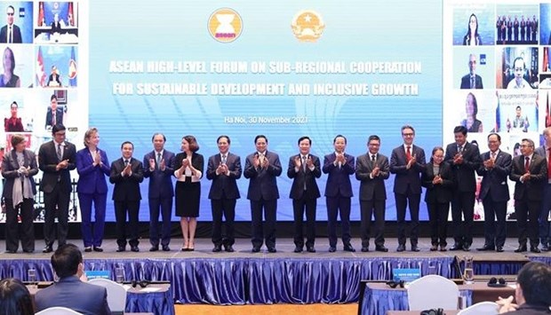 Le PM Pham Minh Chinh a un forum de l’ASEAN sur la cooperation sous-regionale hinh anh 1