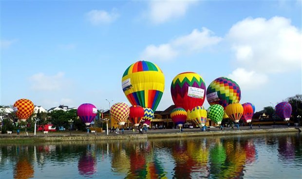 Ouverture d'un festival de montgolfieres a Hoi An hinh anh 2