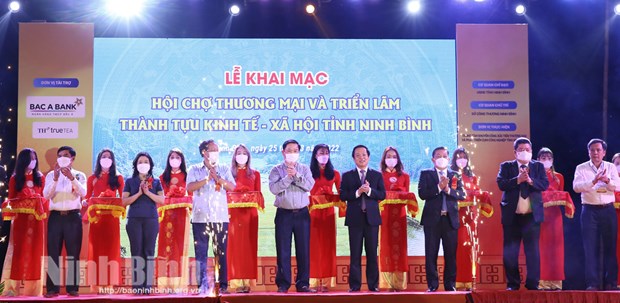 Ninh Binh ouvre une exposition sur ses realisations socio-economiques hinh anh 1