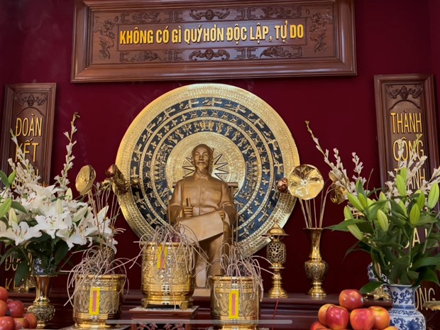 L'ambassade du Vietnam en France celebre l'anniversaire de la mort des Rois fondateurs Hung hinh anh 4