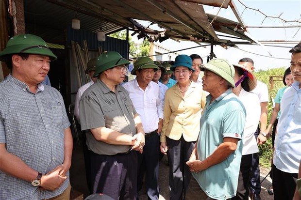 Le PM se rend a Ha Nam pour resoudre des difficultes dans la construction d’hopitaux hinh anh 1