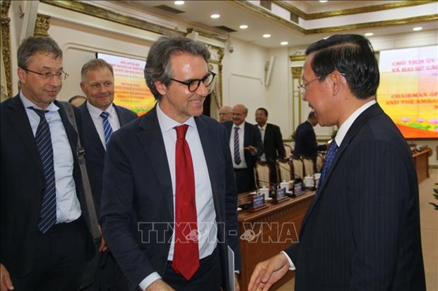 Ho Chi Minh-Ville travaille avec des diplomates de l’UE hinh anh 1