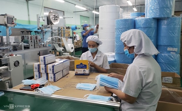 Le Vietnam exporte pres de 416 millions de masques de protection hinh anh 1