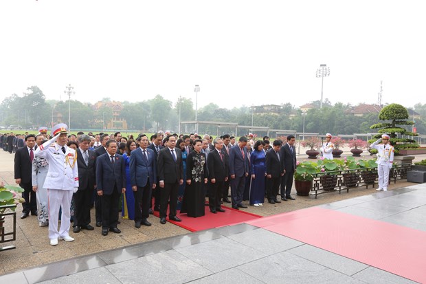 Des deputes de l'Assemblee nationale rendent hommage au President Ho Chi Minh hinh anh 1