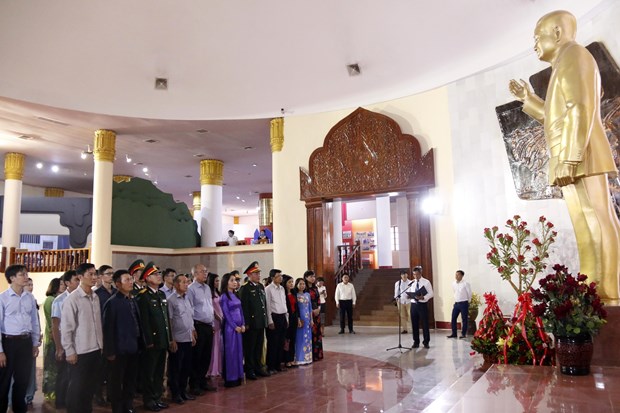 Hommage au president lao Kaysone Phomvihane a l'occasion du 100e anniversaire de sa naissance hinh anh 1