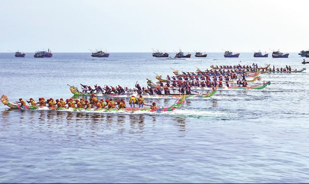 Quang Ngai : la course de bateaux 