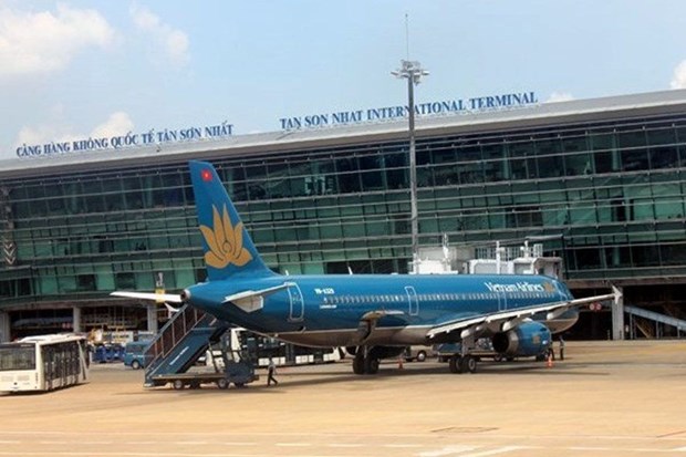 COVID-19: Le Vietnam suspend les vols internationaux vers l'aeroport de Tan Son Nhat hinh anh 1