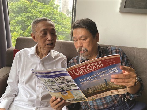 A presque 90 ans, Duong Tuong traduit le Kieu en anglais hinh anh 3