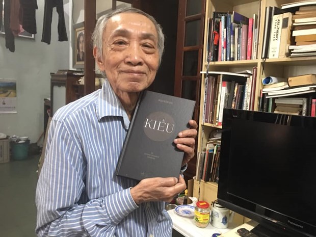 A presque 90 ans, Duong Tuong traduit le Kieu en anglais hinh anh 2