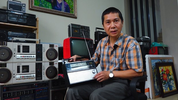 Xuan Thuy et sa collection de 1.000 anciens radiocassettes a Hanoi hinh anh 1