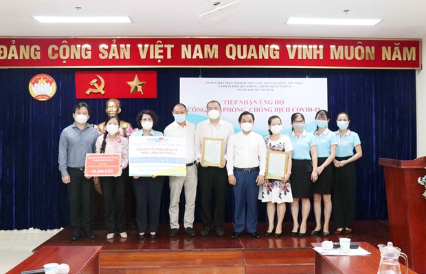 Des entreprises soutiennent la lutte contre le COVID-19 a Ho Chi Minh-Ville hinh anh 1