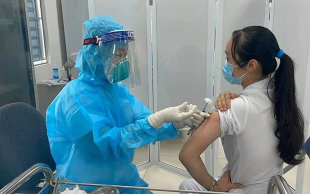 Des localites du Delta du Mekong accelerent la vaccination contre le COVID-19 hinh anh 1