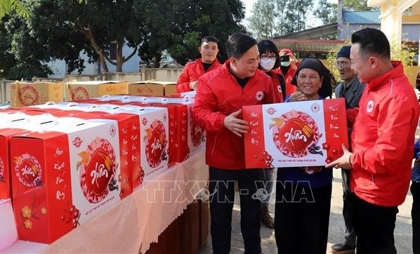 Tet : La Croix-Rouge du Vietnam lance une campagne pour les pauvres hinh anh 1