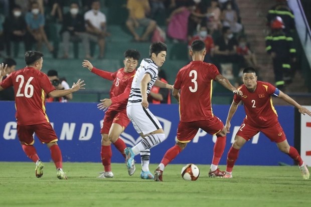 Football masculin: le Vietnam et la R. de Coree font match nul 1-1 lors du premier match amical hinh anh 1